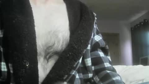 Snapshot of feardubh chatting on 11.26.25 feardubh online show from 11.26.25