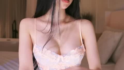 feel_me_00 online show from 03.29.26