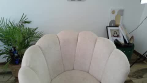 Feelena online show from 10.15.25