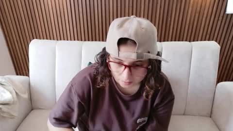 Feelena online show from 02.27.26