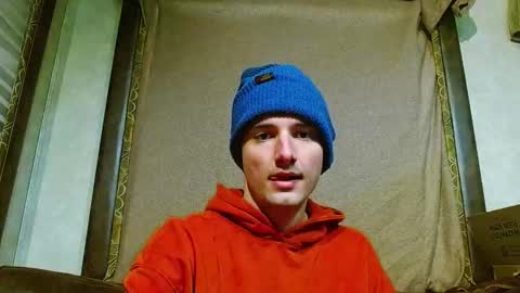 Snapshot of feelingverynaughty chatting on 01.26.25 ask me online show from 01.26.25