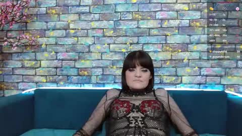 Snapshot of feelsgoodwoman chatting on 12.12.24 Laura online show from 12.12.24