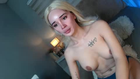 Snapshot of feisty_woman chatting on 03.06.25 Prianka online show from 03.06.25