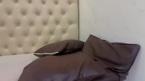 Snapshot of feisty_woman chatting on 01.18.26 Prianka online show from 01.18.26