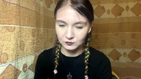 Lola online show from 04.10.26