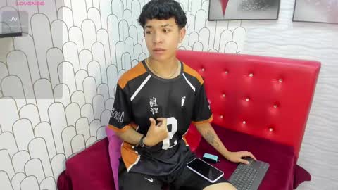 felipe_boy_18 online show from 03.06.25