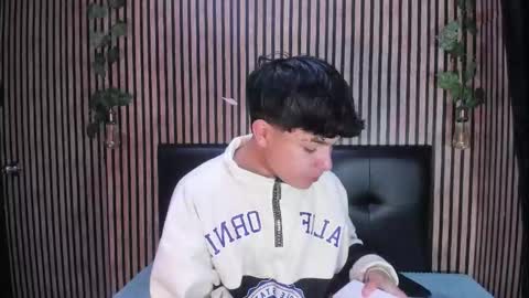 felipe_boy_18 online show from 09.10.25