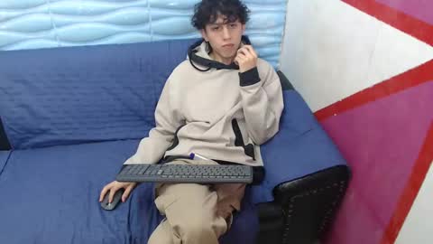 Felipe Browns online show from 01.03.25