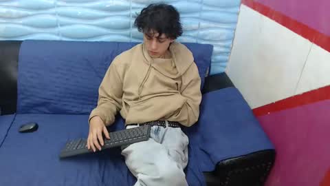 Felipe Browns online show from 01.04.25