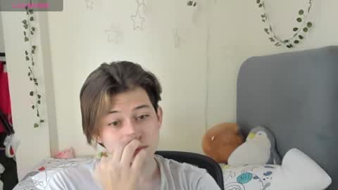 Snapshot of felix_leex chatting on 10.02.25 Felix leex online show from 10.02.25