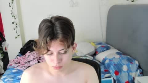 Snapshot of felix_leex chatting on 10.13.25 Felix leex online show from 10.13.25