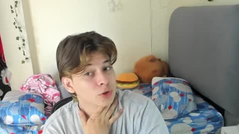 Snapshot of felix_leex chatting on 10.22.25 Felix leex online show from 10.22.25