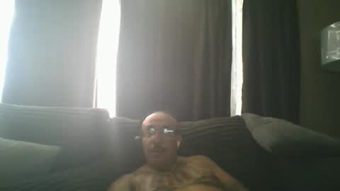 felixrlarios25 online show from 04.30.26