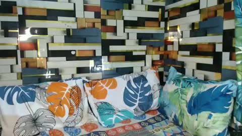 Snapshot of feminine_tsx chatting on 10.29.25 feminine_tsx online show from 10.29.25