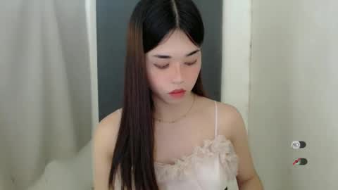 Snapshot of femylove chatting on 01.14.25 YOUR BEAUTIFUL ASIANFHEMY online show from 01.14.25