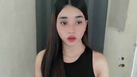 Snapshot of femylove chatting on 01.28.25 YOUR BEAUTIFUL ASIANFHEMY online show from 01.28.25