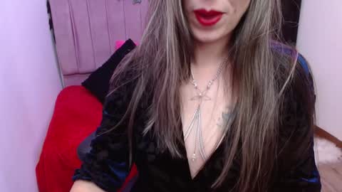Snapshot of fenix_11_ chatting on 01.15.25 Alejandra online show from 01.15.25