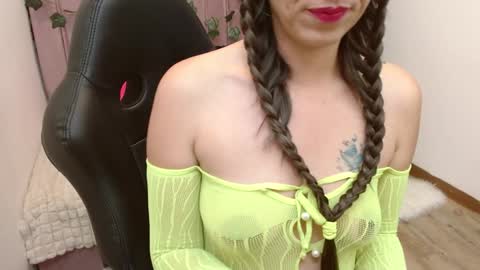 Snapshot of fenix_11_ chatting on 02.05.25 Alejandra online show from 02.05.25