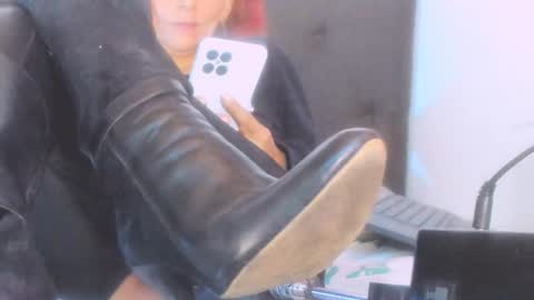 stefannia online show from 12.06.24