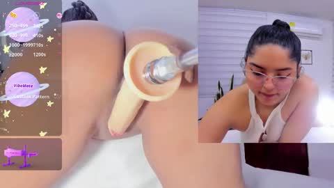 Snapshot of fer_sex_42 chatting on 02.24.25 Luisa online show from 02.24.25