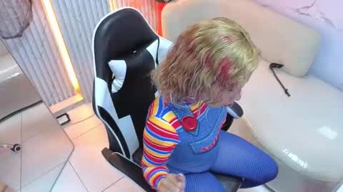 Ferchis  online show from 10.31.25