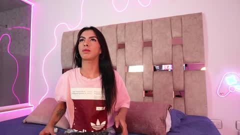 fernanda_thail_ online show from 04.13.26