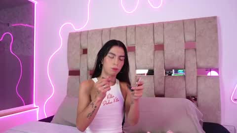fernanda_thail_ online show from 04.14.26