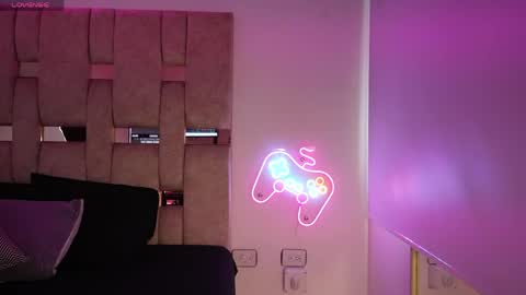 fernanda_thail_ online show from 04.18.26