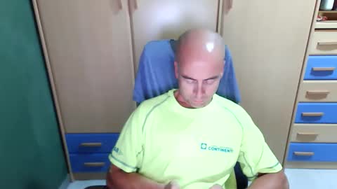 Snapshot of fernandez83 chatting on 06.08.26 fernandez83 online show from 06.08.26