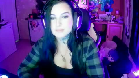 Snapshot of ferocityflame chatting on 11.04.25 ferocityflame online show from 11.04.25