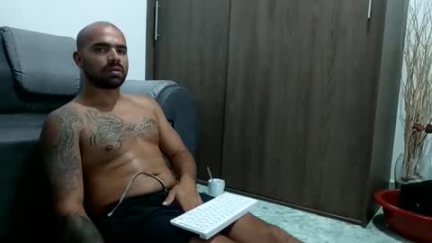 insta ferxx1210 Fercho online show from 02.19.25