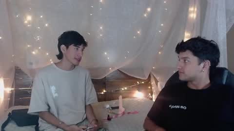 Snapshot of ferphoenix_ chatting on 01.11.25 FER PHOENIX online show from 01.11.25