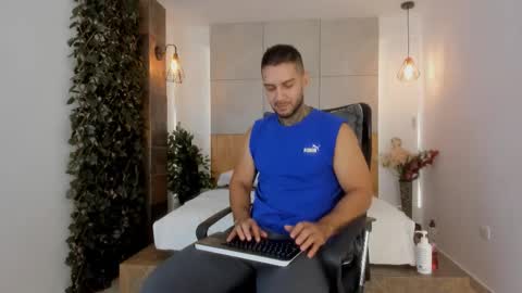 Snapshot of ferxomagno chatting on 10.24.25 ferxomagno online show from 10.24.25