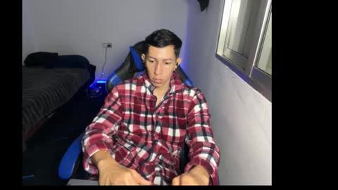 Snapshot of ferz04 chatting on 11.02.25 ferz04 online show from 11.02.25