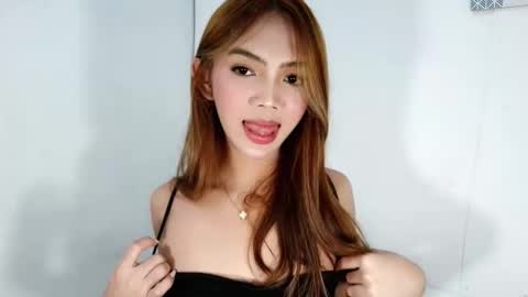 Snapshot of feyaaa chatting on 10.22.25 feyaaa online show from 10.22.25