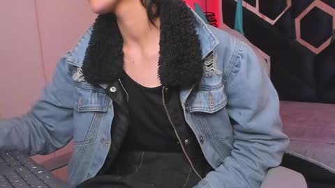 Snapshot of fieramadame chatting on 01.18.25   online show from 01.18.25