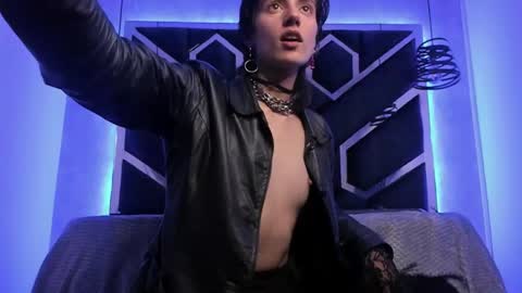 Snapshot of fieramadame chatting on 02.21.25   online show from 02.21.25