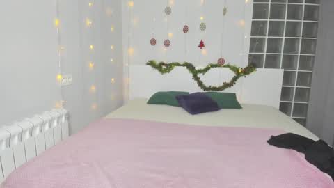 Fiery Stella online show from 12.29.24