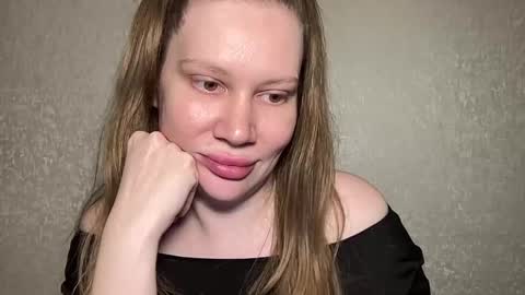 Snapshot of figaro_kitty chatting on 10.06.25 figaro_kitty online show from 10.06.25