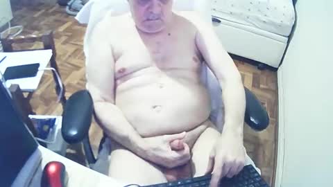 Snapshot of filhober chatting on 02.03.25 filhober online show from 02.03.25