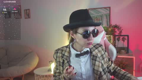 cap and Lana  online show from 12.04.24