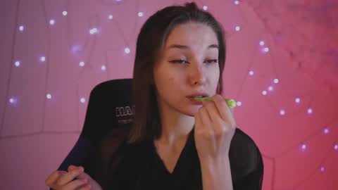 cap and Lana  online show from 01.08.25