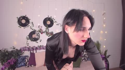 Honey Ill be waiting for you Tue Wed Thu Fri Sat Sun 10am-5pm online show from 12.15.24