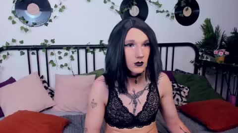 Snapshot of filldamon chatting on 09.30.25 Honey Ill be waiting for you Tue Wed Thu Fri Sat Sun 10am-5pm online show from 09.30.25