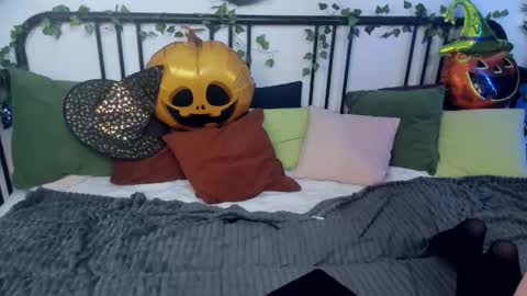 Snapshot of filldamon chatting on 10.30.25 Honey Ill be waiting for you Tue Wed Thu Fri Sat Sun 10am-5pm online show from 10.30.25