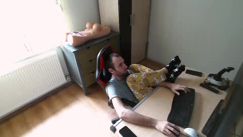 Jane and Findo online show from 02.25.25