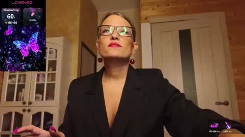 Snapshot of findom_lady_shine chatting on 09.12.25 Lady online show from 09.12.25