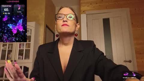 Snapshot of findom_lady_shine chatting on 09.14.25 Lady online show from 09.14.25