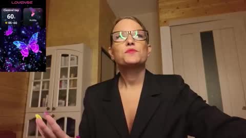 Snapshot of findom_lady_shine chatting on 09.15.25 Lady online show from 09.15.25