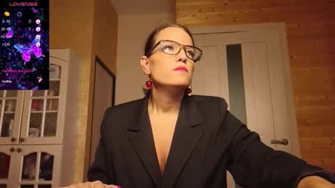 Lady online show from 10.24.25